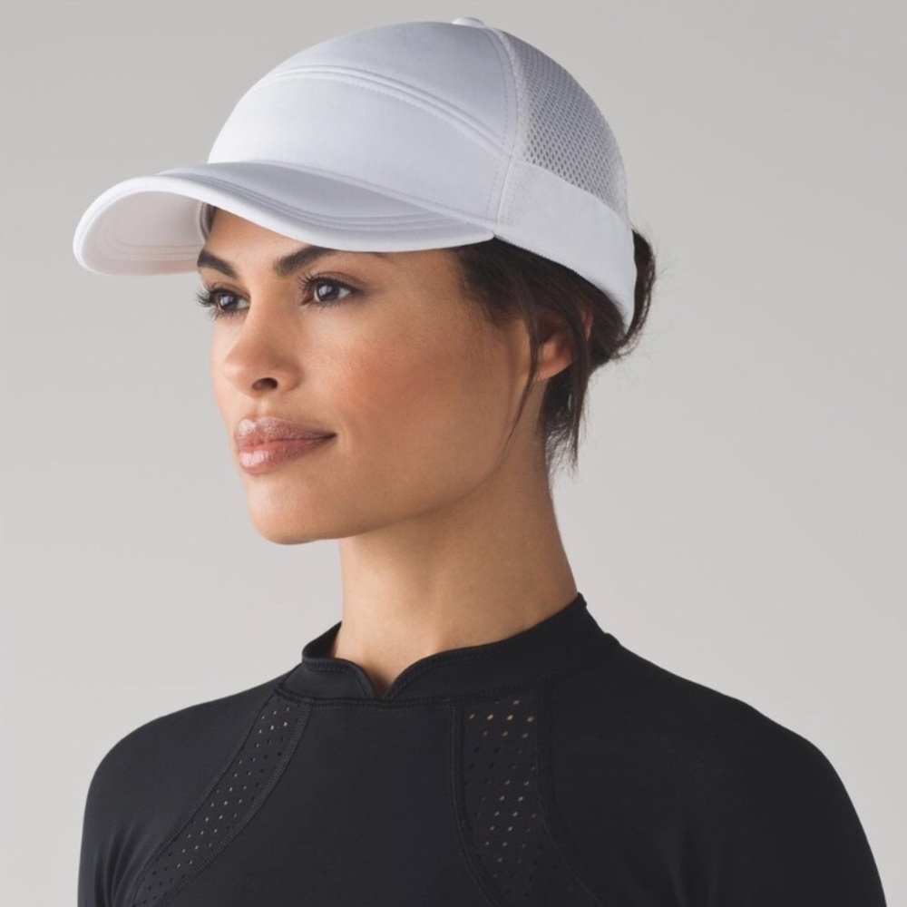 Lululemon Dash and Splash Cap II in White NWT